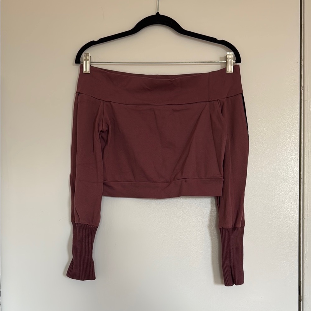 Cushnie et Ochs Off-Shoulder Burgundy Top